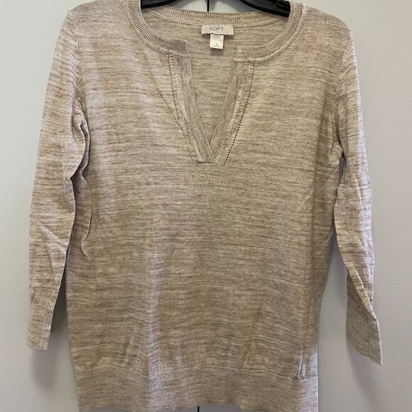 LOFT Sweaters - Ann Taylor Loft Lightweight 3/4 Sleeve Sweater, Tan‎ size S excellent condition